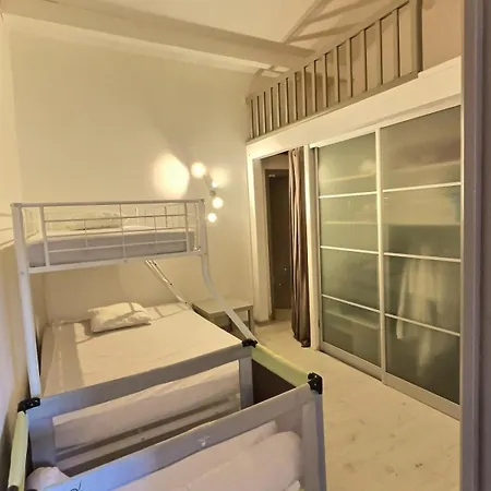 Jolie Maison 3 Chambres Avec Jacuzzi A 50m De La !